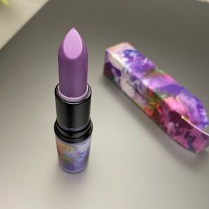 MAC Forget-Me-Naughty Lipstick
